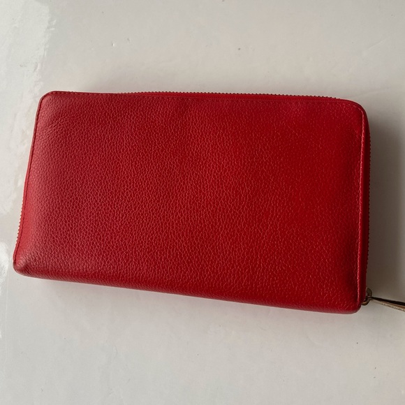 Danier leather large sized zipper bifold wallet red multi slots - Picture 2 of 8